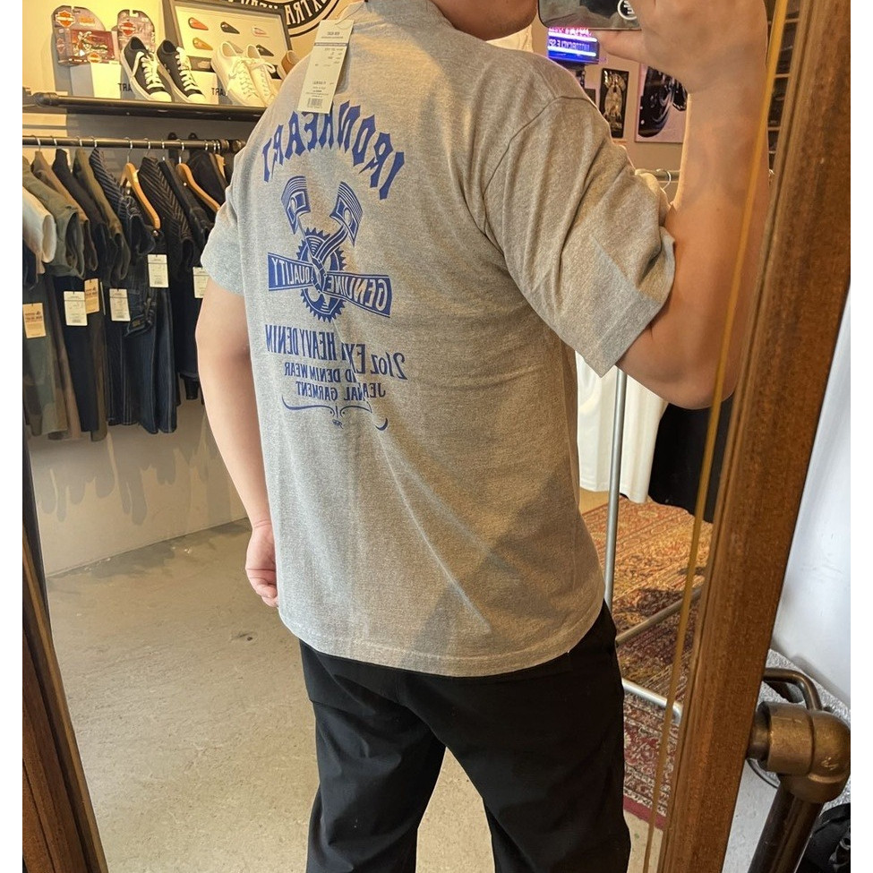 สไตล์ใหม่ พร้อมสต็อก! เสื้อแขนสั้นพิมพ์จากผ้าฝ้ายแท้ IRON HEART