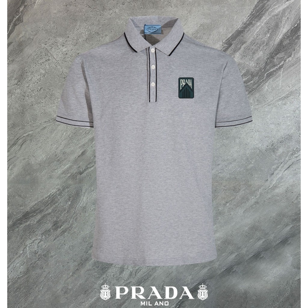 PRADA/PRADA 2026 Early Spring เสื้อยืดแขนสั้นสไตล์ใหม่ชายหญิงคู่สไตล์ทุกวันสบายๆรอบคอ Slim-fit ผ้าฝ้
