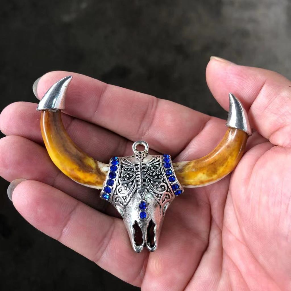 Retro Wild Boar ฟันจี้ฝังทิเบต Silver Bull Head Braces ไทเทเนียมเหล็กสร้อยคอจี้ One Piece YBL1.29