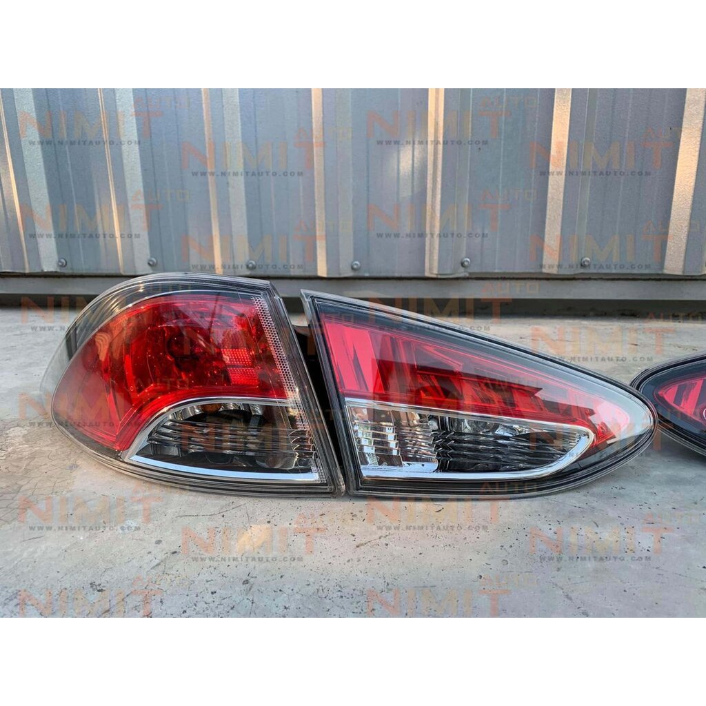 ไฟท้าย Mazda 2 4 ประตู L