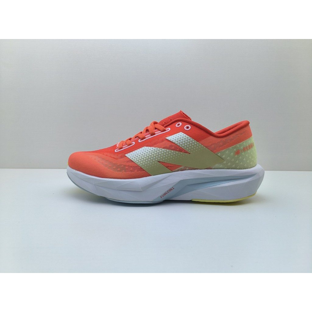 ใหม่ rebel FuelCell rebel V4 วัสดุผ้ารองเท้าวิ่งน้ําหนักเบา Marath ต่ํา