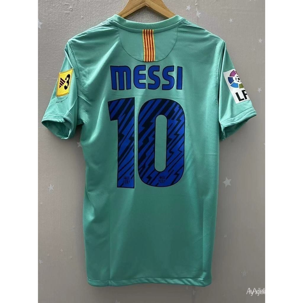 ย้อนใหม่: 2010-11 เสื้อฟุตบอลแขนสั้นคุณภาพสูงสําหรับผู้ชาย Barcelona away เสื้อยืดที่กําหนดเอง