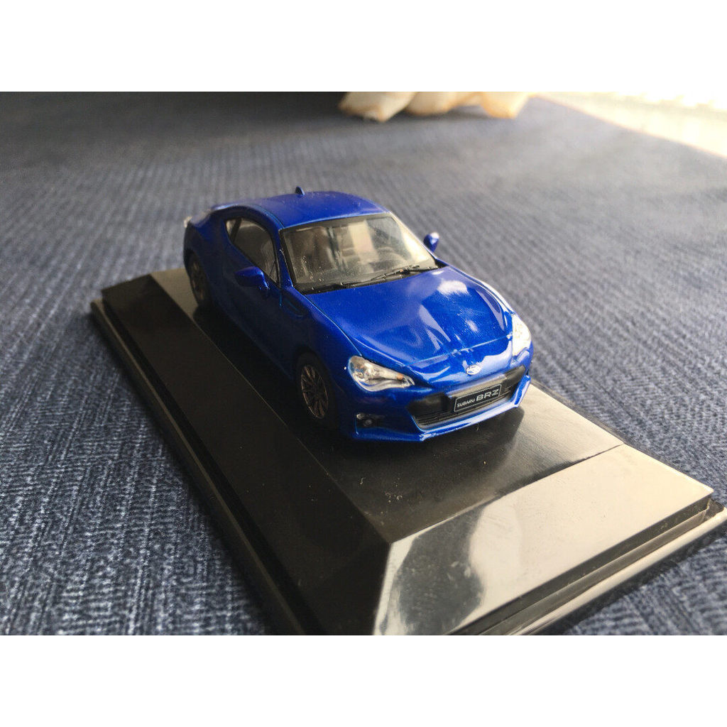 1: 43 Subaru BRZ รถสปอร์ตกีฬาสีน้ําเงิน โมเดลรถสเกล 1/43 ซูบารุ รถทั้งคัน ไม่มีผื่น ไม่มีตําหนิ เช่น