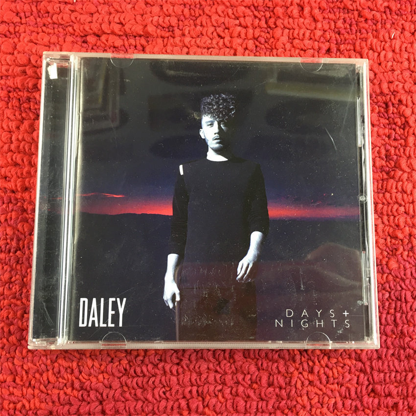 Daley Days Nights (ไม่มีการปิดผนึก) hang11