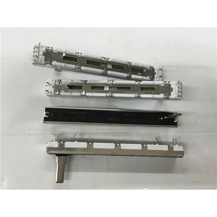 1PCS Yamaha MG124CX ผสม fader dual potentiometer A20K ด้ามยาว 15MMC สีขาวด้านล่าง 6 ฟุต 75 มม.