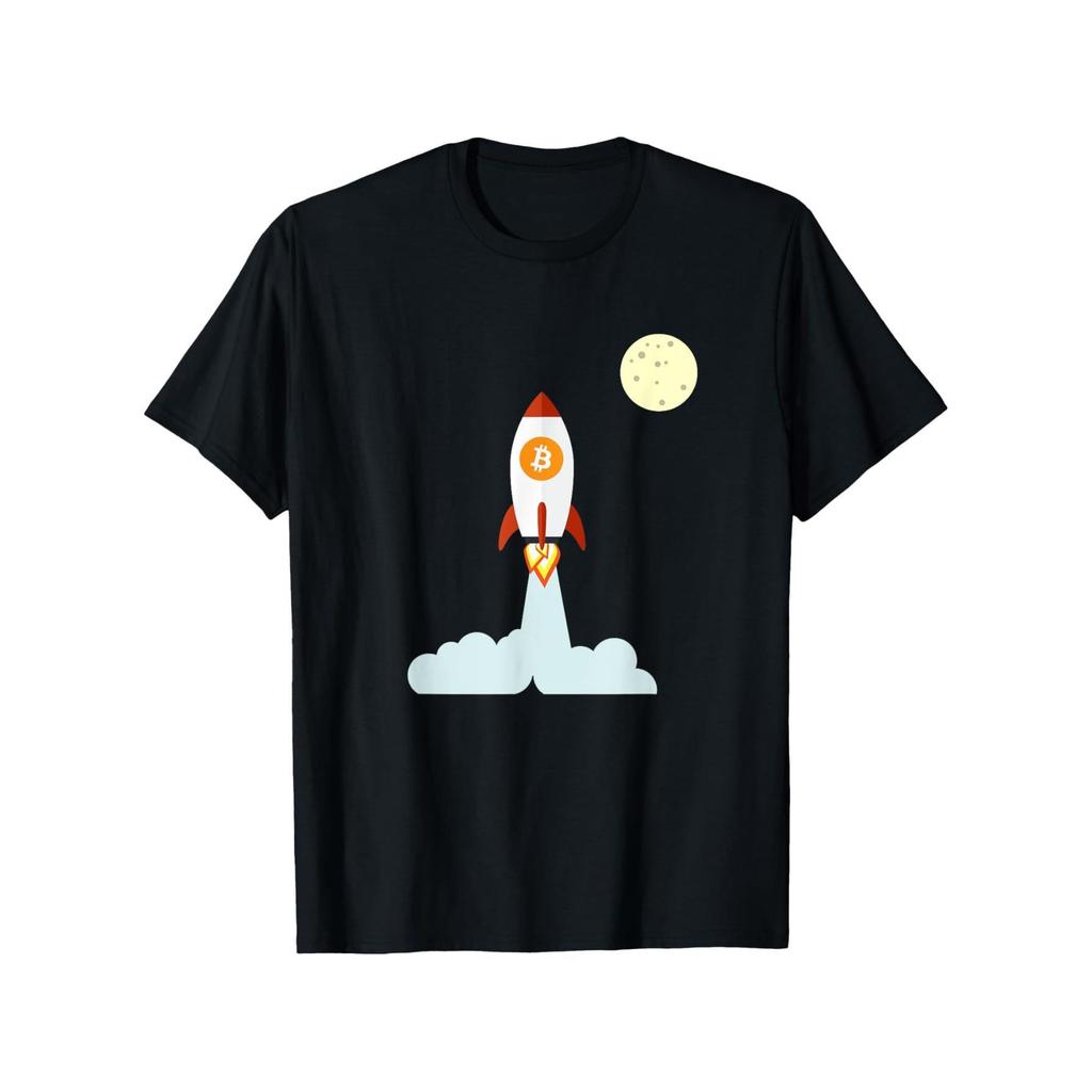 เสื้อยืดกราฟิก Bitcoin to the Moon - สีดํา Unisex Casual Tee พร้อม Rocket & Orange BTC Symbol Design