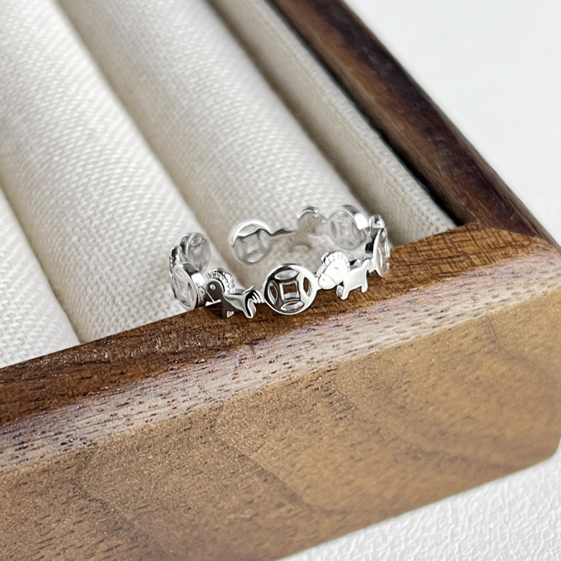 แหวนความมั่งคั่ง ดีไซน์ทันสมัยและประณีต - รูปที่ 2