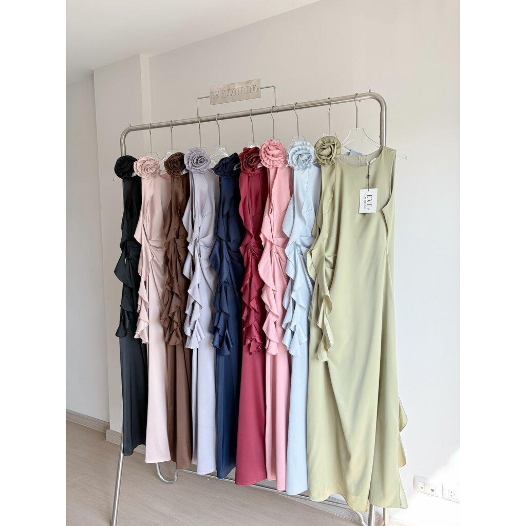 #5066#Eve เดรสยาวผ้าซาตินมีสายแต่งระบายข้างทำย่นๆ จับจีบช่วงเอว มีเข็มกลัดดอกไม้ถอดได้ - รูปที่ 2