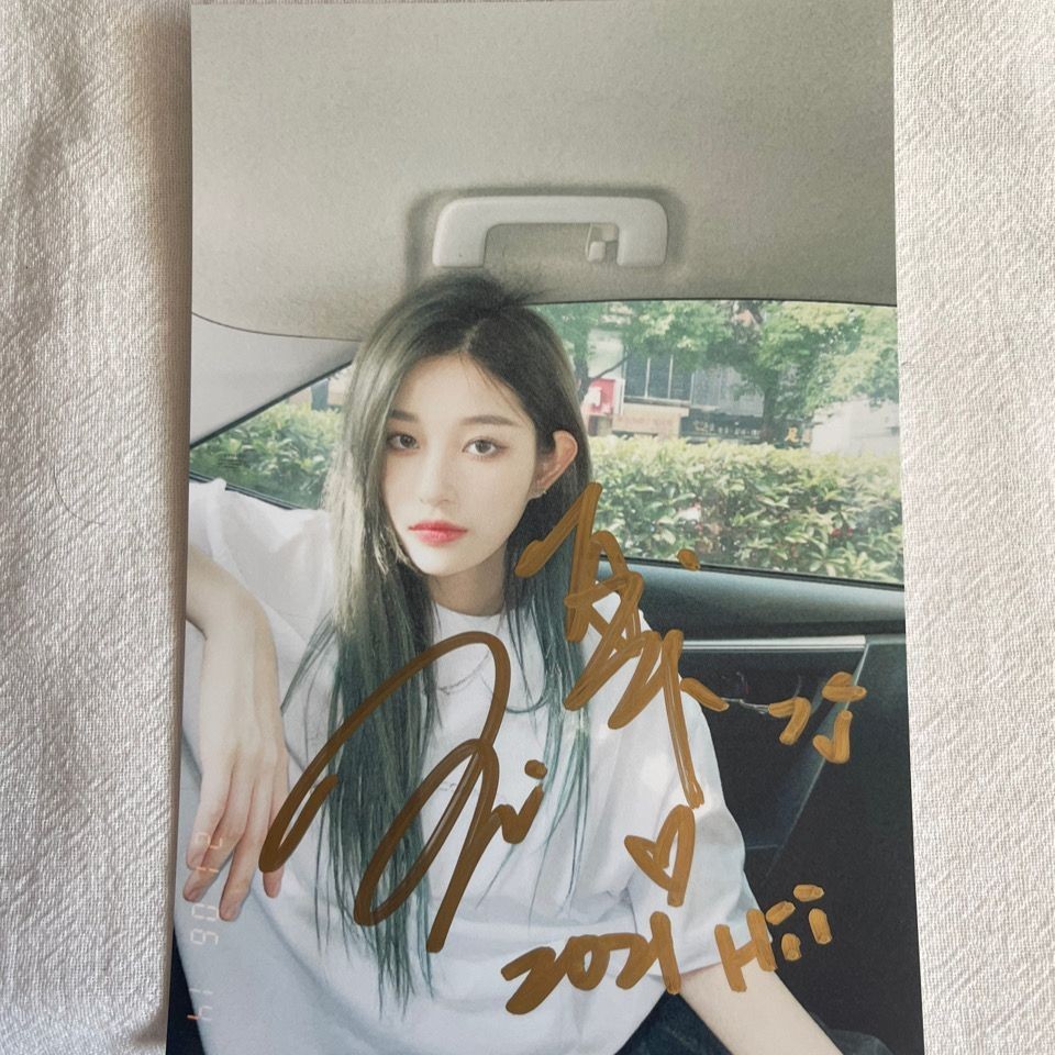 SNH48 Wang Yi ลงนามภาพถ่ายส่งเสริมการขายSNH48王 Foto pure片qh26.3.3