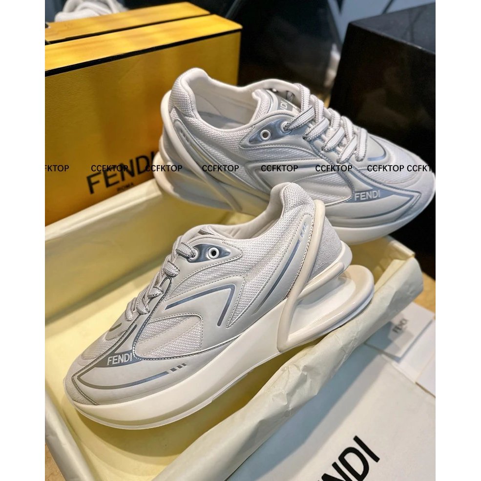 Fendi Sneakers รองเท้าผ้าใบสำหรับผู้หญิง