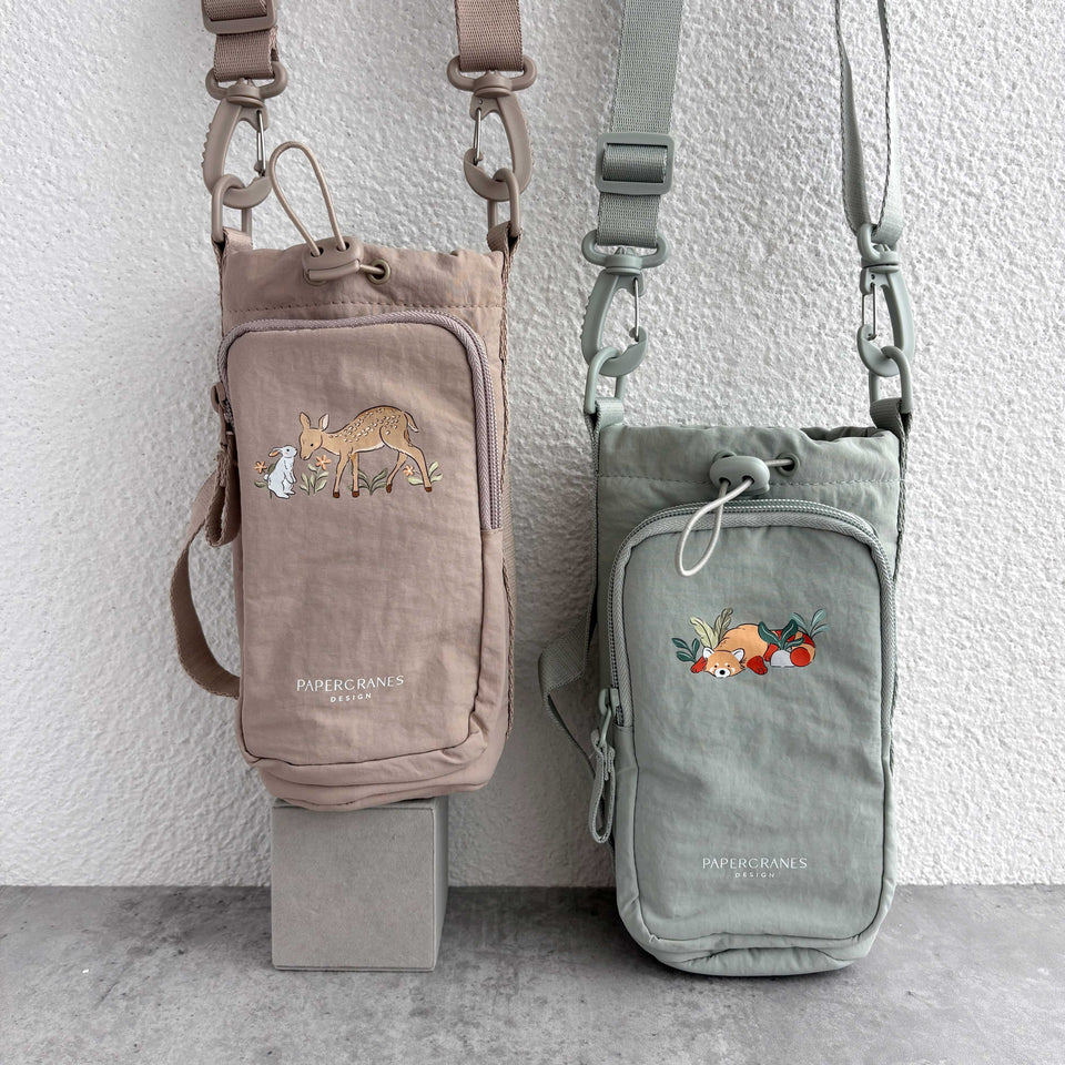 กระเป๋าสะพายขวดน้ํา Papercranes Illustrated | กระเป๋าสะพายข้าง Forest Friends Floral Fawn Red Panda 