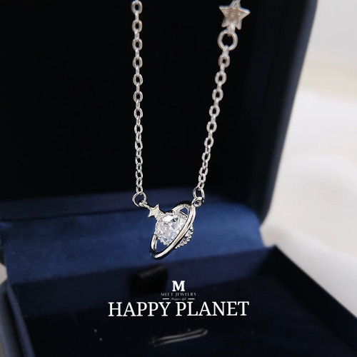 MEET💕จี้สร้อยคอ Happy Planet สร้อยเงินแท้ สร้อยคอดีไซน์สุดหรู ของขวัญให้แฟน สไตล์ใหม่ X020