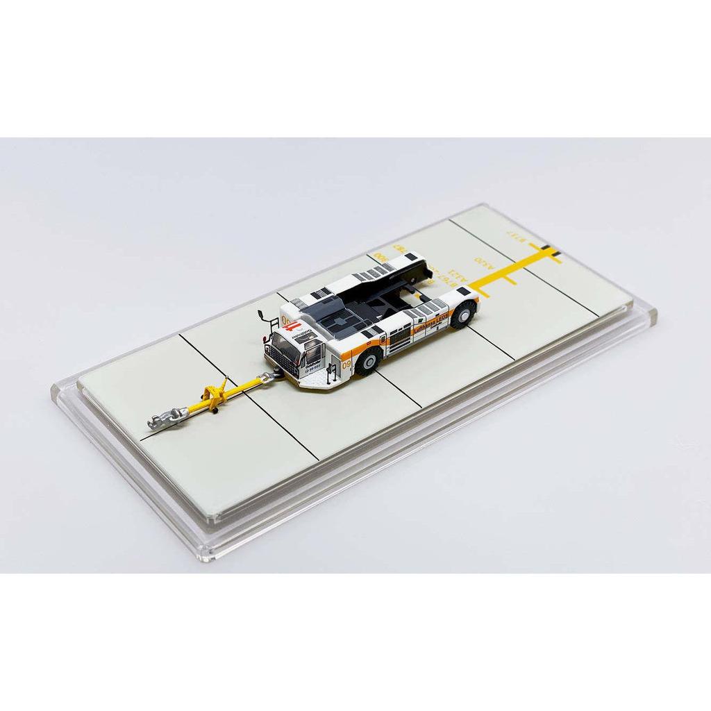 JC Wings EVA Air Universal Coating Trailer รถแทรกเตอร์ 1: 200 จําลองวัสดุโลหะผสม