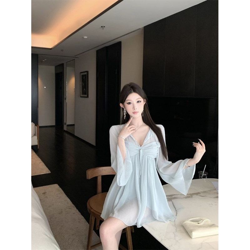 COD 2026 การออกแบบคอวีย้อนยุคฝรั่งเศสรู้สึกจีบชีฟอง 2025 ฤดูร้อนสไตล์ใหม่สีขาวเร้าใจ Pure Desire แขน