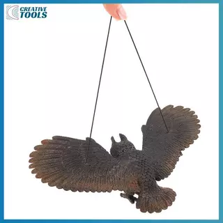 พร้อมสต็อก 1 ชิ้นกลางแจ้ง Eagle ตุ๊กตาแขวนนก Deterrent พลาสติก Eagle เครื่องประดับ Vivid Flying Bird Hawk Decoy Garden หุ่นไล่กา