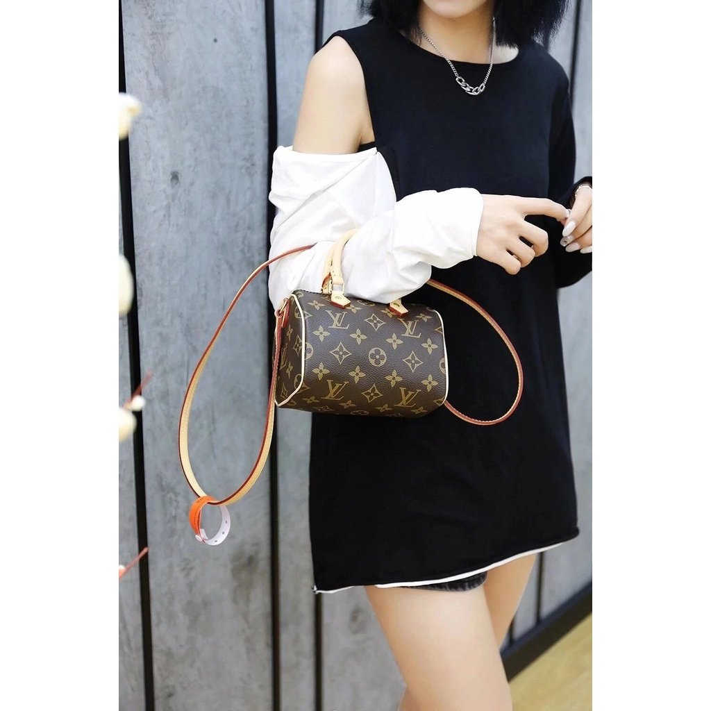 กระเป๋า Louis Vuitton M61252 Speedy Mini ขนาด 16 cm สะพายข้างได้ ถือสะดวก มีความจุมาก เหมาะสำหรับ 여성