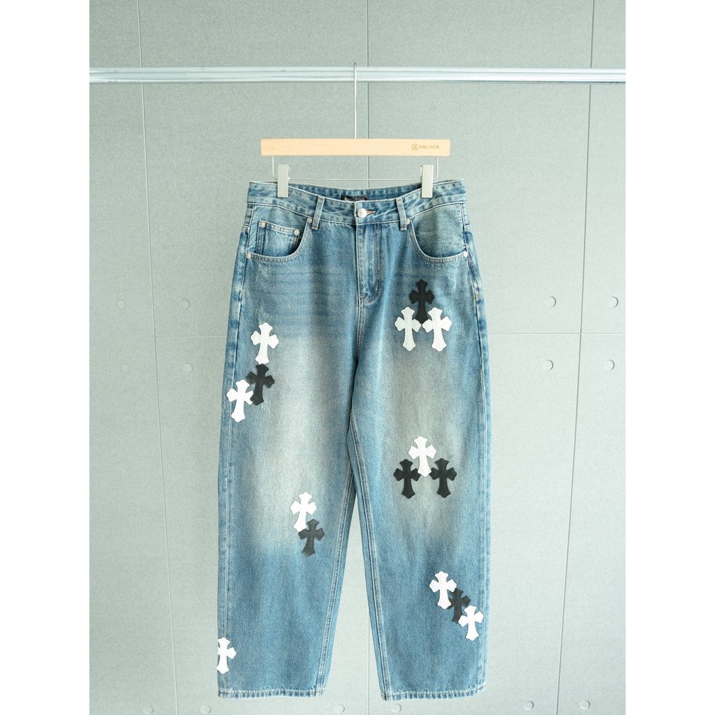 กางเกงยีนส์ผู้ชายทรงตรงหนังฟอก Chrome Hearts Blue