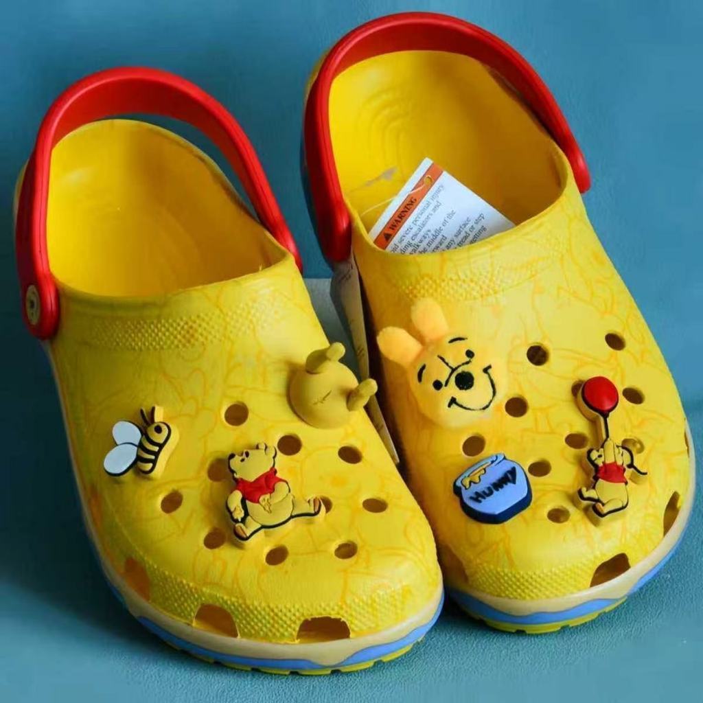 🏆【ของแท้】Crocs WTP Eeyore รองเท้า รองเท้าแตะ กันลื่นและทนต่อการสึกหรอ สะดวกสบายUnisex