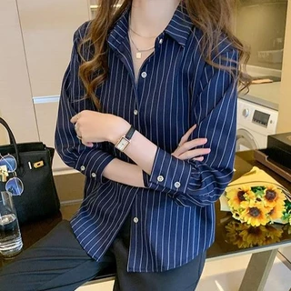 ❤️LittlebeeW285❤️เวอร์ชั่นเกาหลี เสื้อเชิ้ตลายทางสีน้ำเงินเข้ม เสื้อเชิ้ตทำงานหลวม 2 สี