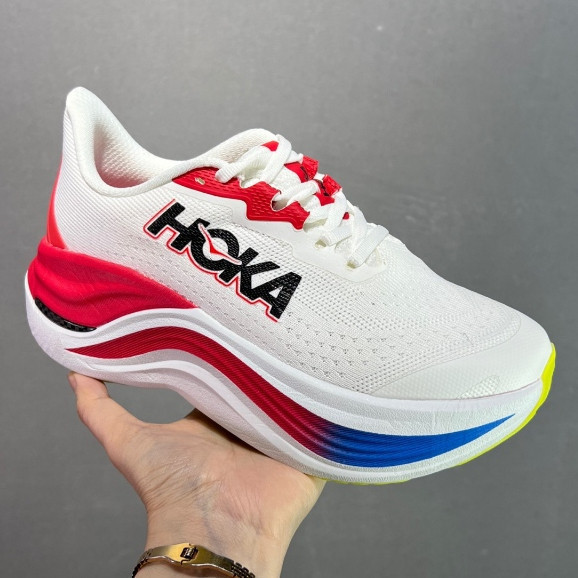 รองเท้าวิ่ง Hoka Skyward X และ Clifton 9 สําหรับทั้งชายและหญิง