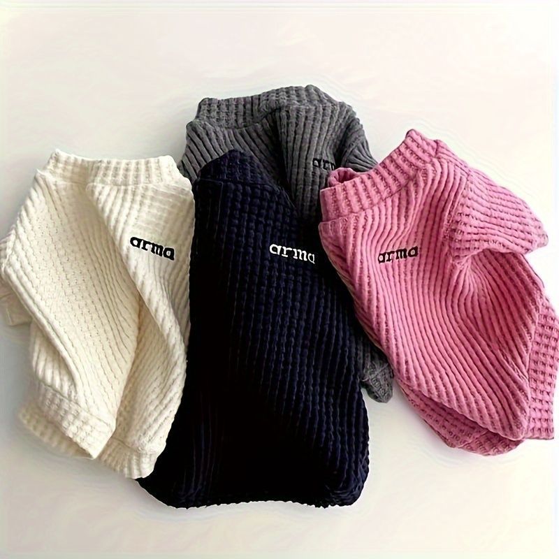 วาฟเฟิลสัตว์เลี้ยงเสื้อกันหนาวตัวอักษรสี่สีปักฤดูใบไม้ผลิ จุดต่ําสุด เสื้อเท็ดดี้บิชอนและสุนัขขนาดเล็กอื่นๆ