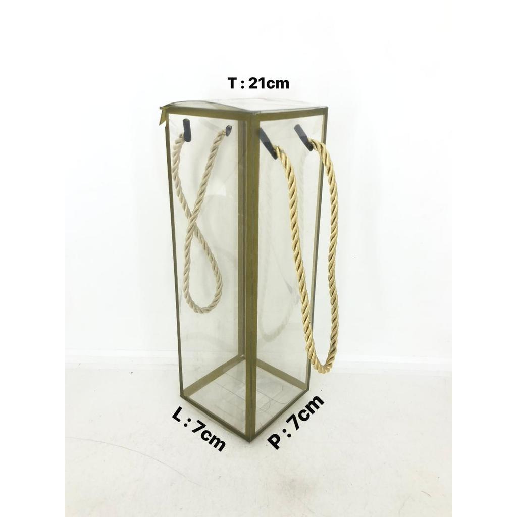 กล่อง 1 ชิ้น MIKA 7X7X21 STRAP GOLD LIS GOLD YJP