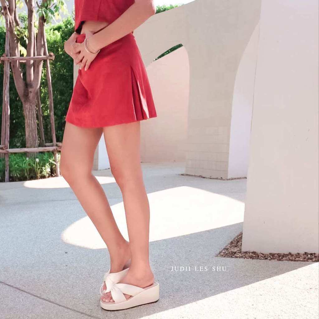 New Arrivals Happy Model, Soft and Fluffy Strap, Judii Les Shu