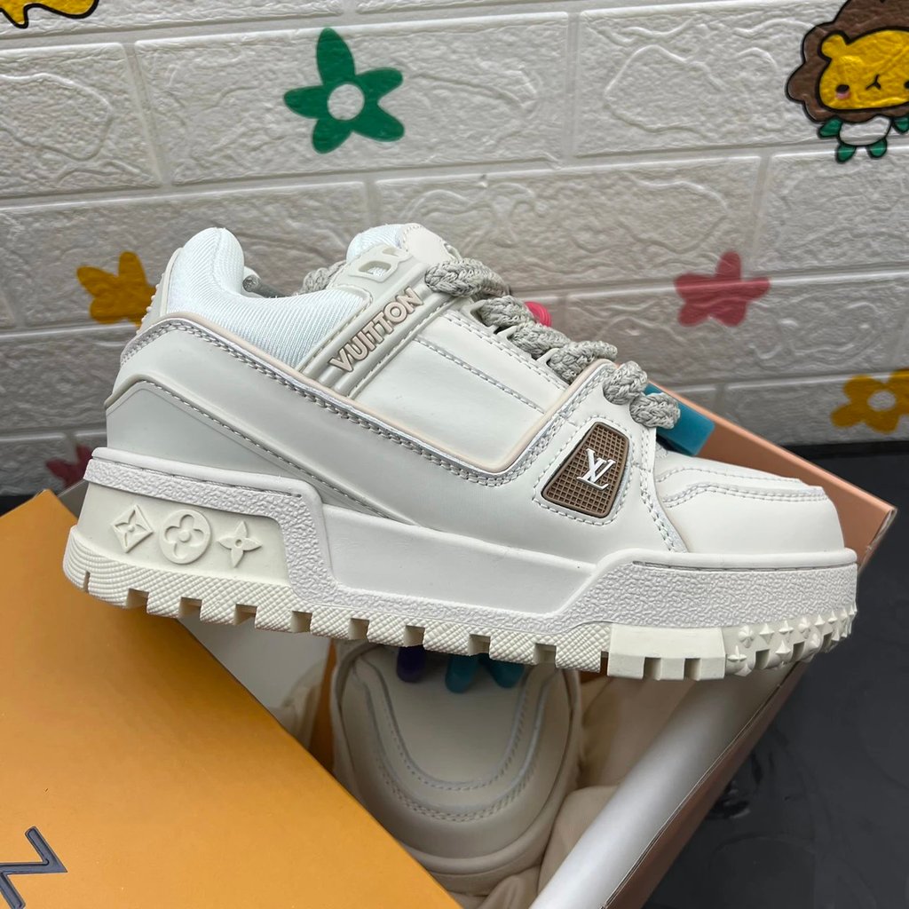 Louis Vuitton รองเท้าขนมปังอ้วน สไตล์ Ding White Cement