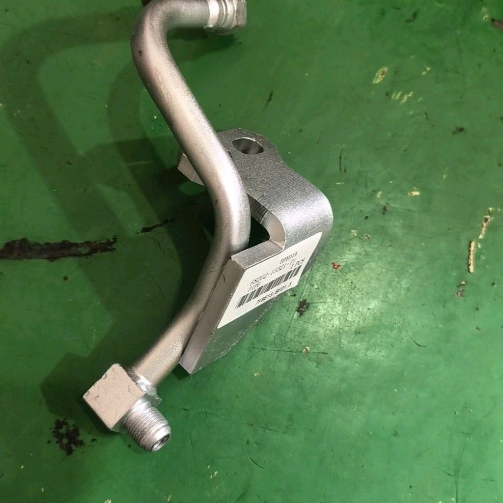 อะไหล่รถคลิฟท์โตโยต้า รุ่น 7FB15/7FBE15/8FBN ชุดขาตั้งท่อส่งน้ำมันสูบกลาง รหัส 68202-13331-71