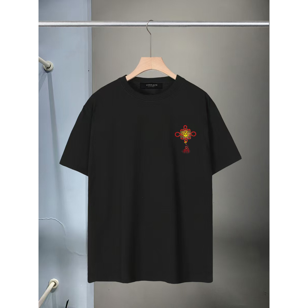 เสื้อยืดคอกลมหลวม Versace พิมพ์ลายสำหรับทั้งผู้ชายและผู้หญิง