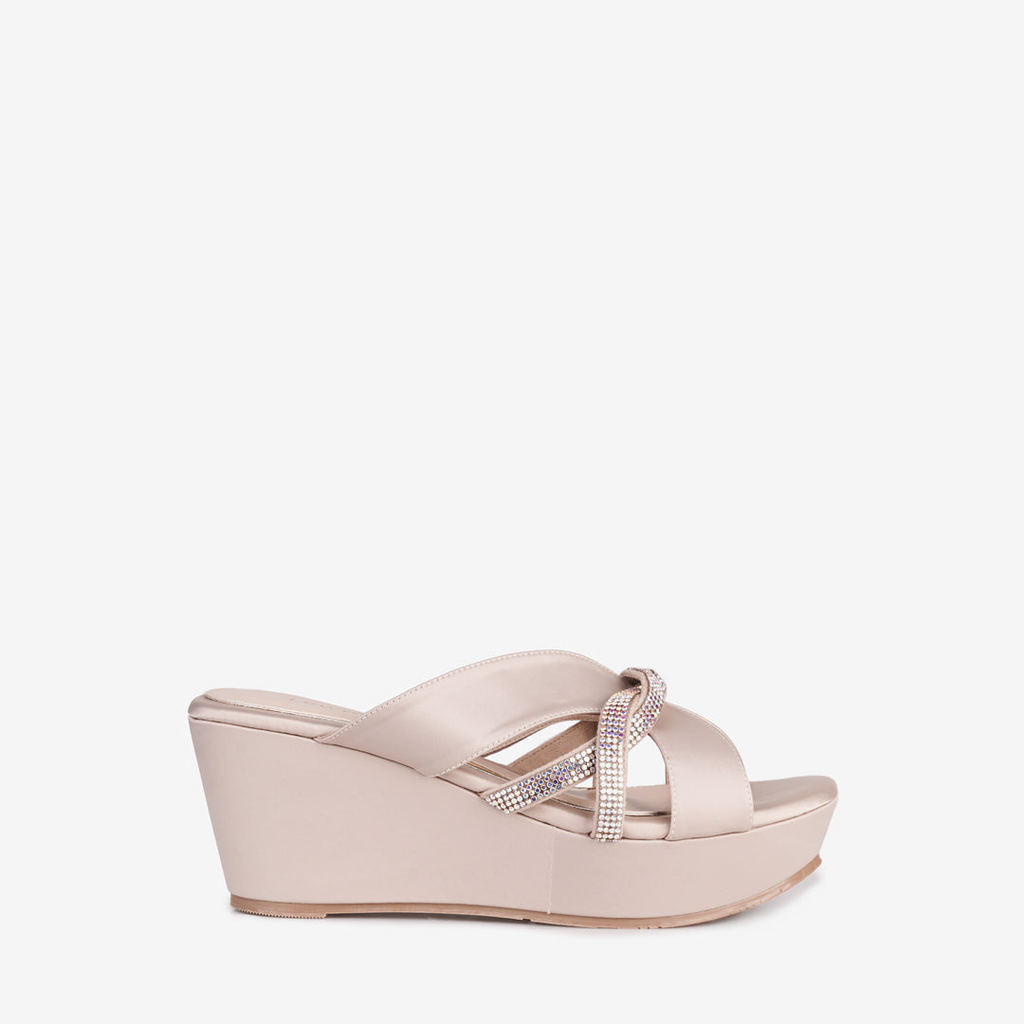 รองเท้าส้นเตารีดผู้หญิง Lewré Wynn