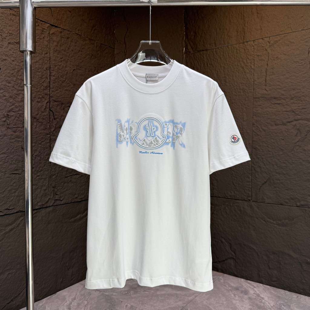 เสื้อยืดแขนสั้น Moncler สำหรับผู้ชายและผู้หญิง ไซส์ใหญ่ แบบใหม่ของต้นฤดูใบไม้ผลิ รอบคอนุ่ม สีทึบ ทรง