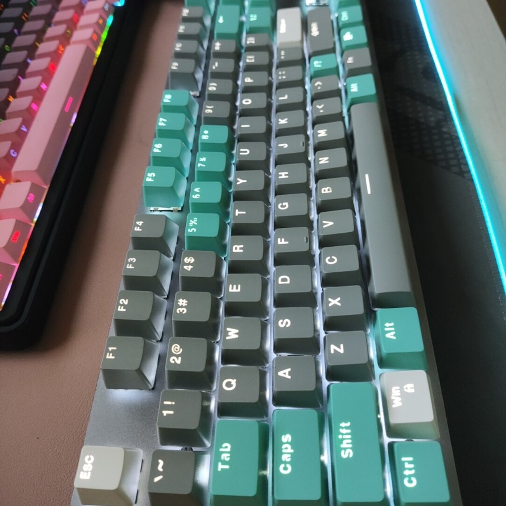 ของแท้ Logitech Second-Hand K845 Mechanical Keyboard เกมเล่นเกมแบบมีสาย Office อินเทอร์เฟซ USB คอมพิ