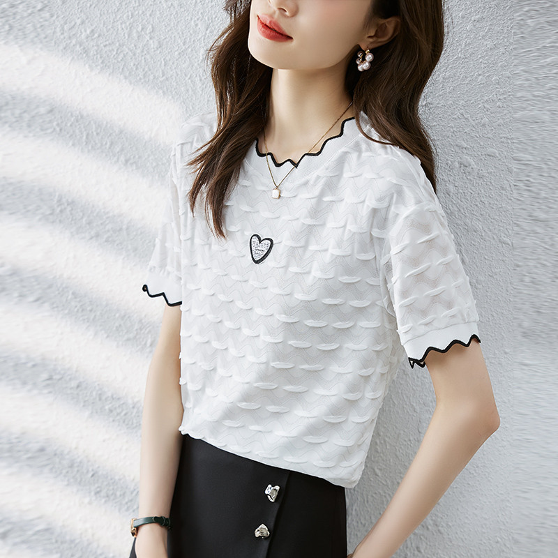 2026 ฤดูร้อนเวอร์ชั่นเกาหลีทุกการแข่งขันเย็บรอบคอแขนสั้นเสื้อยืดผู้หญิง 2BBE