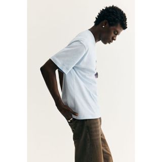 H&M(เอชแอนด์เอ็ม) เสื้อยืดพิมพ์ลายแบบหลวม Men Loose Fit Prin…