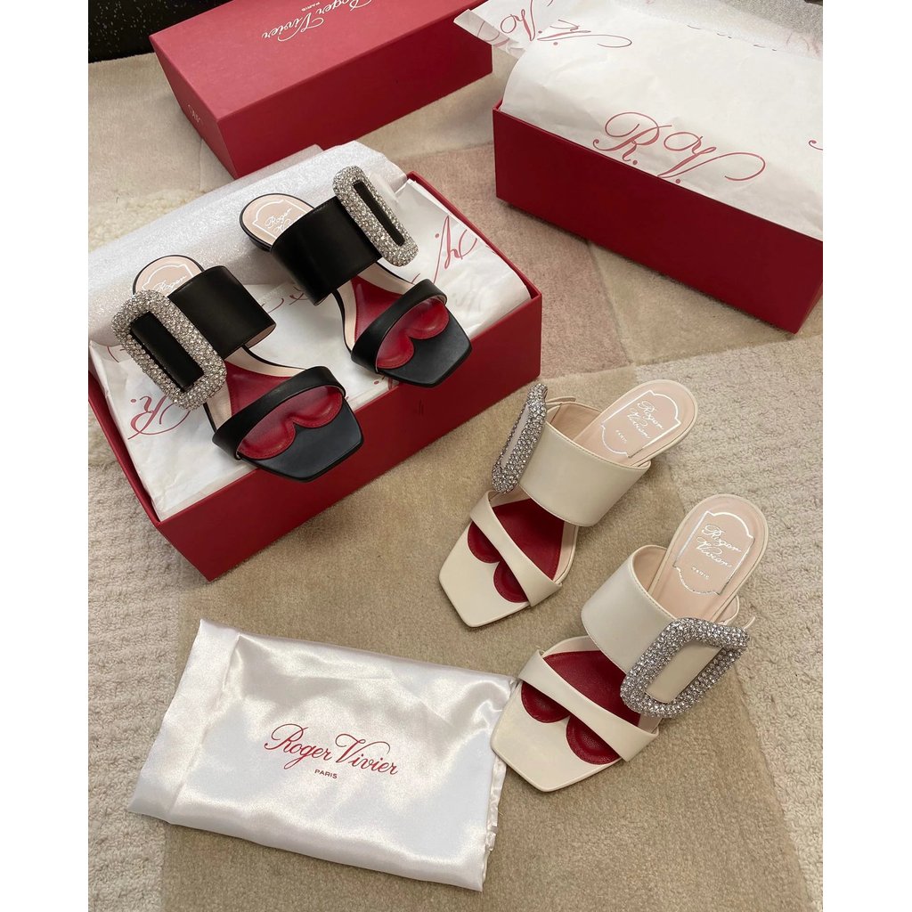 รองเท้าส้นสูงหัวเข็มขัดยักษ์ Shifen Vivier สานรวมความงามจากสไตล์ใหม่และรองเท้าแตะแฟชั่นเพชรส้นกลาง