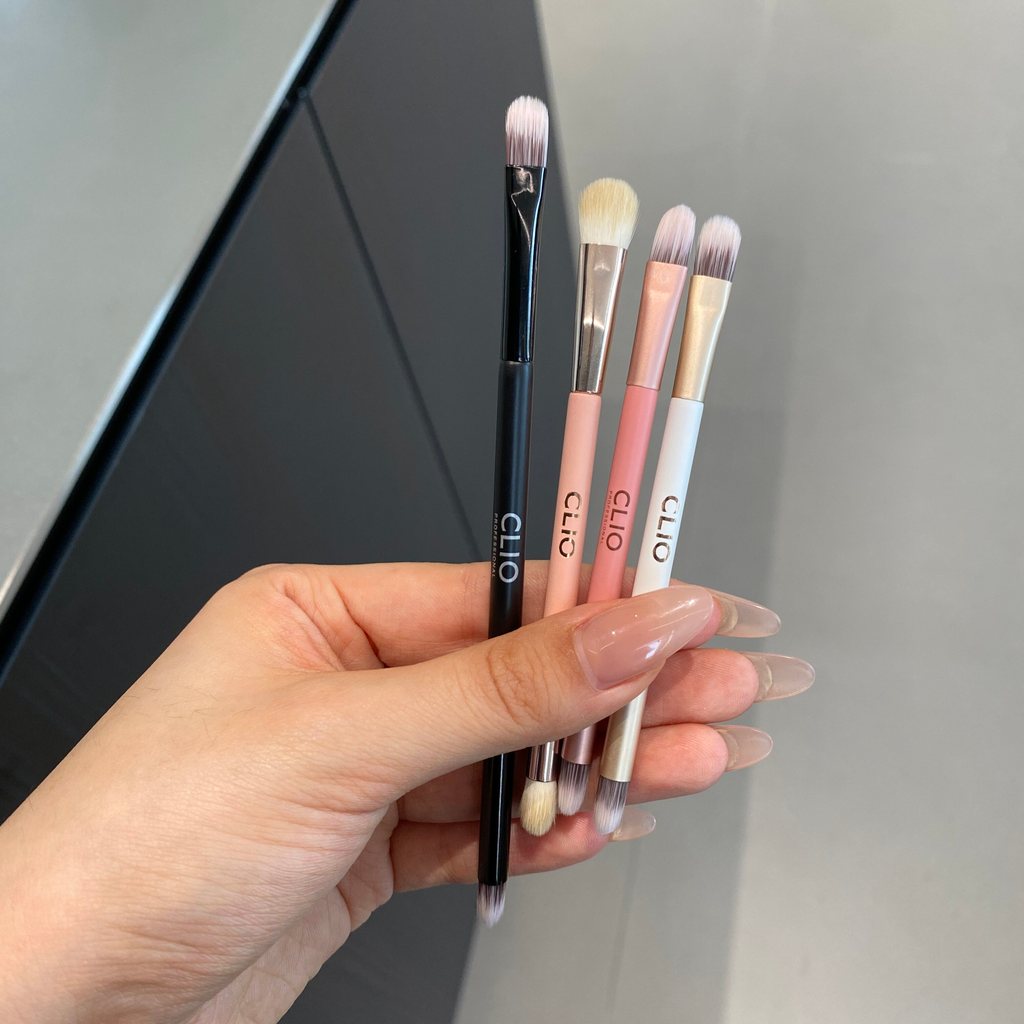 [ap Beauty Shop] CLIO CLIO Double-Headed Eyeshadow Brush แปรงคอนซีลเลอร์แปรงรายละเอียด Pointed Cone 