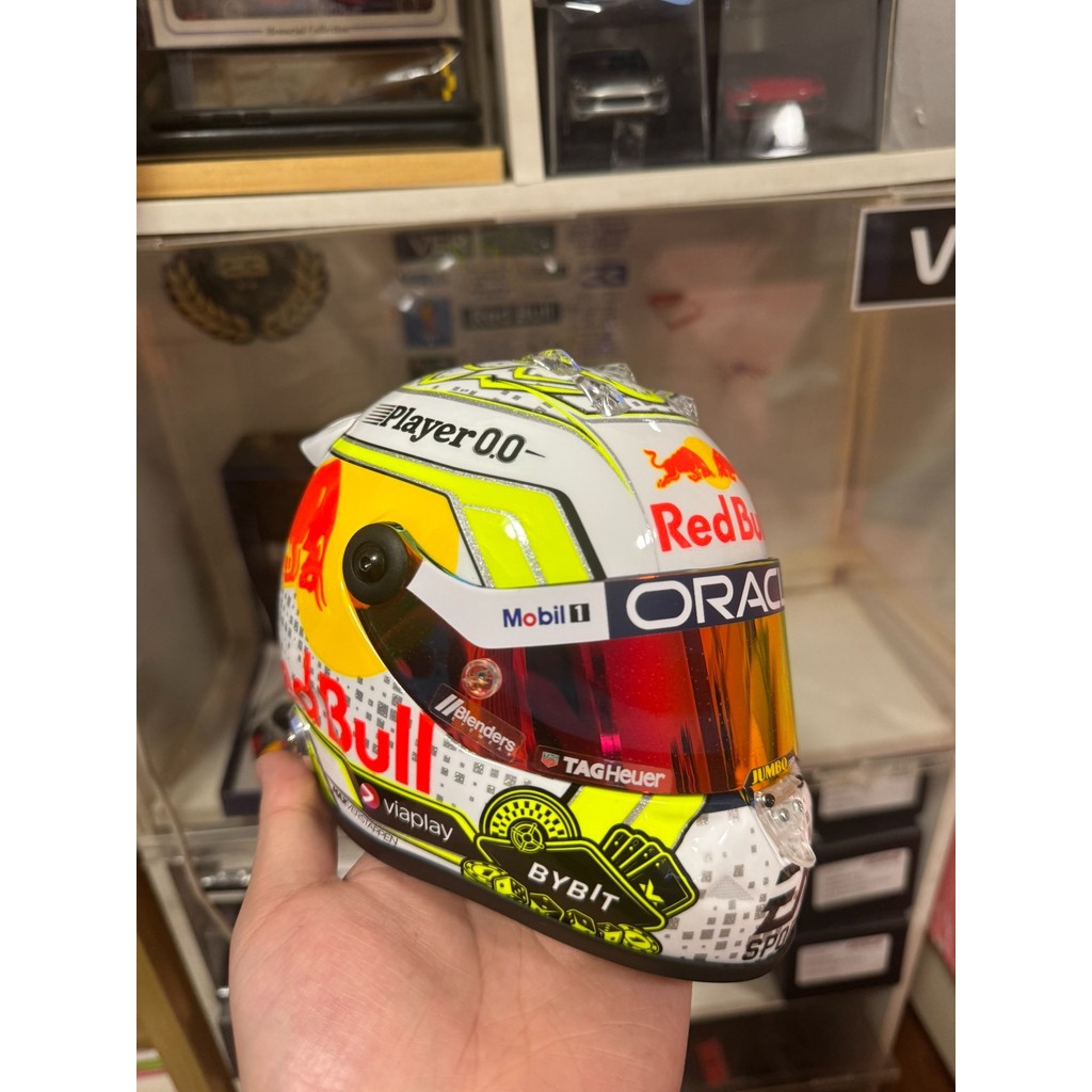 ข้อเสนอพิเศษ 1: 2 Schubert Vestapan 2023 F1 Las Vegas Station Championship Helmet Model