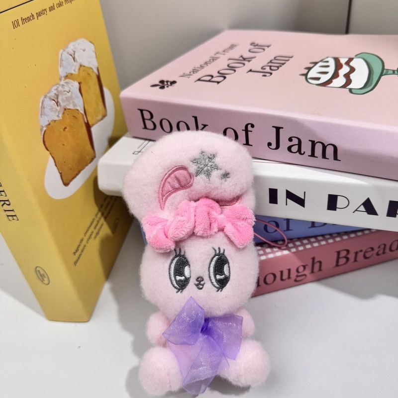 【พร้อมส่ง】 esther bunny  esther bunny พวงกุญแจ สินค้าที่เกี่ยวข้อง: ตุ๊กตากระต่าย, ของขวัญวันเกิด