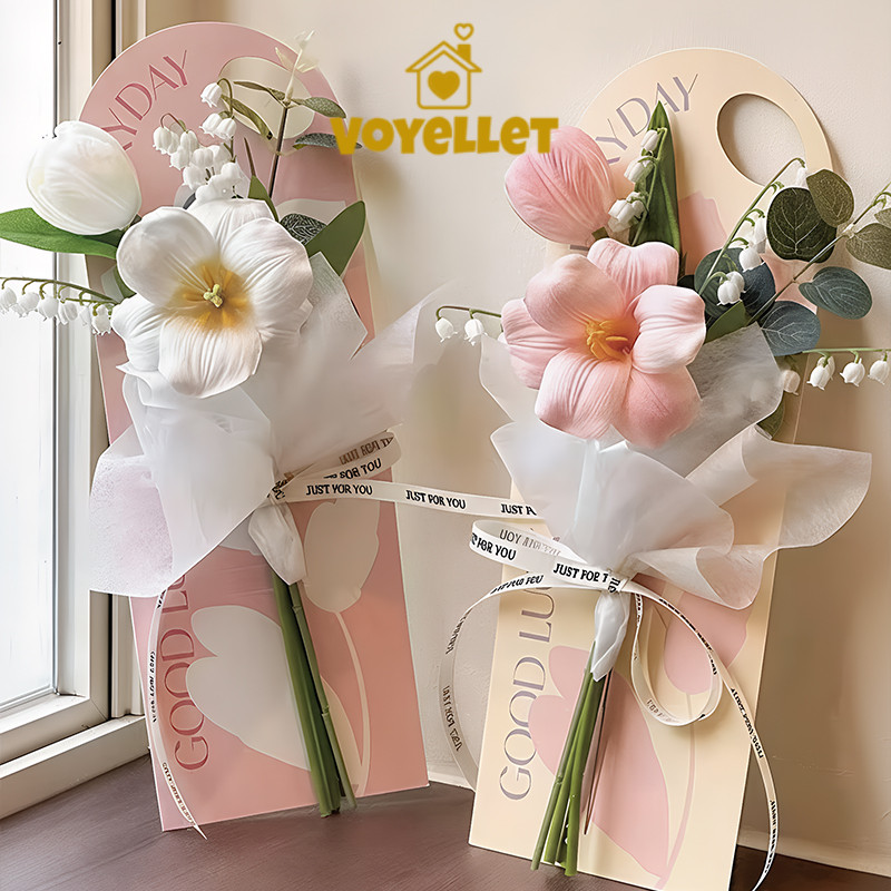 Voyellet ดอกไม้ก้านเดี่ยวพร้อมการ์ดดอกไม้แบบถือ บรรจุภัณฑ์สไตล์แคปซูล เหมาะสำหรับเทศกาลคริสต์มาสและปีใหม่ ราคา ถูกที่สุด ดีลบีเคเค แกลเลอรีภาพที่ 3