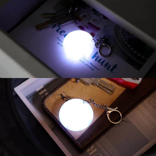 จัดส่งรวดเร็ว！ไฟกระเป๋า หัวใจ สัมผัส ไฟเรืองแสงแบบพกพา ไฟหนีบกระเป๋า LED พวงกุญแจไฟ