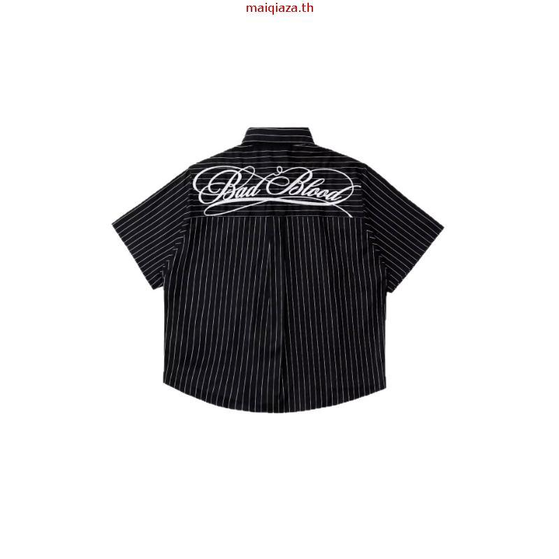 Karants เสื้อเชิ้ตสีพื้น โลโก้โลหะ ทรงบ็อกซี่ ผ้าซาติน เกรดพรีเมียม สำหรับผู้ชายและผู้หญิง Unisex Me