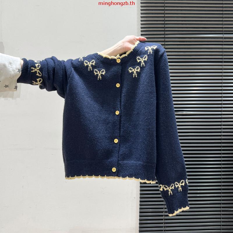 JARINYA เสื้อไหมพรมคาร์ดิแกนแขนยาวปักโบว์ (T1047)