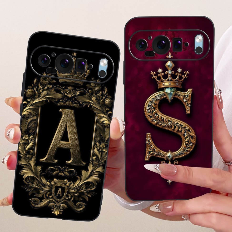 Google Pixel 9 เคสซิลิโคนหรูหรา Crown AZ ตัวอักษร 2D รูปแบบแบนปลอกโทรศัพท์แบบนุ่ม G2YBB GUR25 G1B60