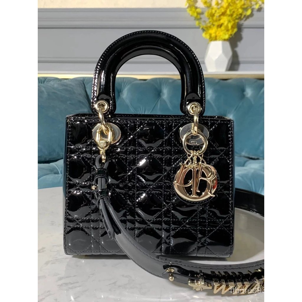 Dior Dior Dior 4 Grid Patent Leather สีดํา