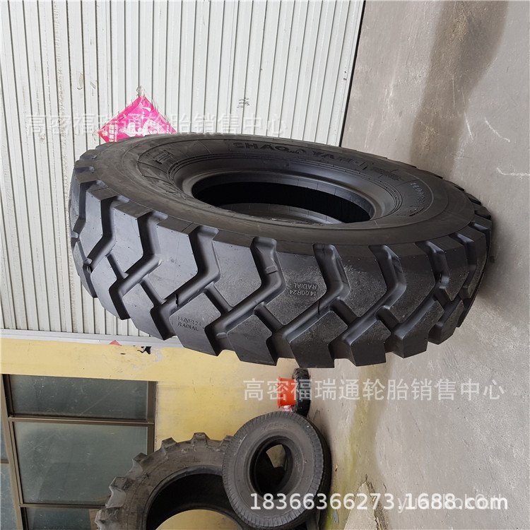 1.00 R24 All-Steel Wire Flat Machinery Tyre 14.00 R24 All-Steel Wire Flat Floor Machine Wide Body Du