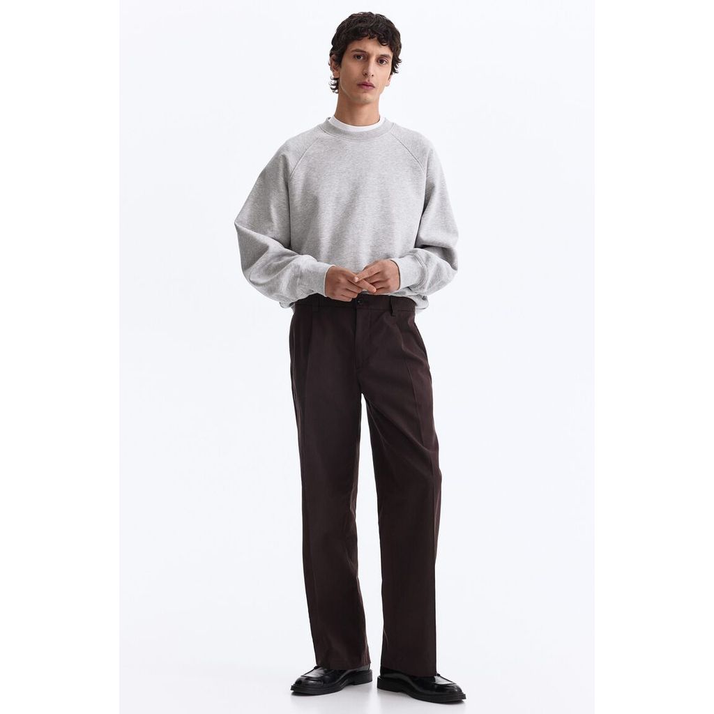 H&M(เอชแอนด์เอ็ม) กางเกงทรงเทเลอร์ผ่อนคลาย Men Relaxed Fit Tailored trousers 1316749_1