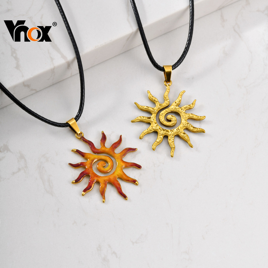 Vnox قلادة بدلاية شمس مفرغة مطلية ذهب 18K — بوهو