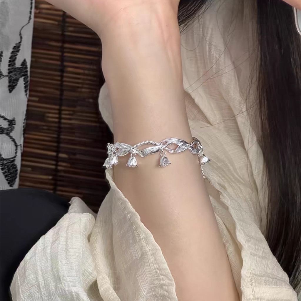 สร้อยข้อมือเงิน Sterling 925 ลาย Lilly of the Valley สำหรับผู้หญิง หรูหราและปรับไซส์ได้