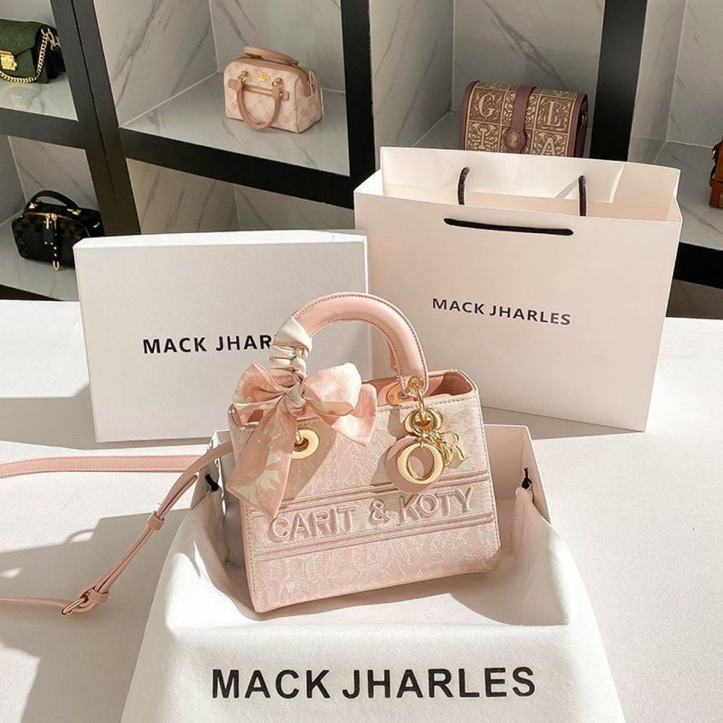 Mack Jharles กระเป๋าถือสุภาพสตรี ออกแบบใหม่ปักลายยอดนิยมสำหรับฤดูใบไม้ผลิปี 2025